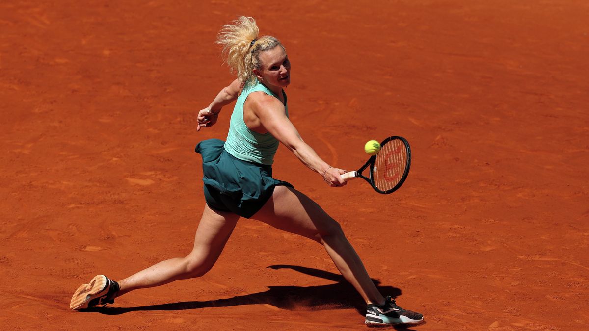 TENIS ONLINE: Siniaková odvrátila ve druhé sadě šest setbolů a postup zpečetila v tie-breaku. Bartůňková nestačí na světovou devítku. Nosková i Fruhvirtová vypadly