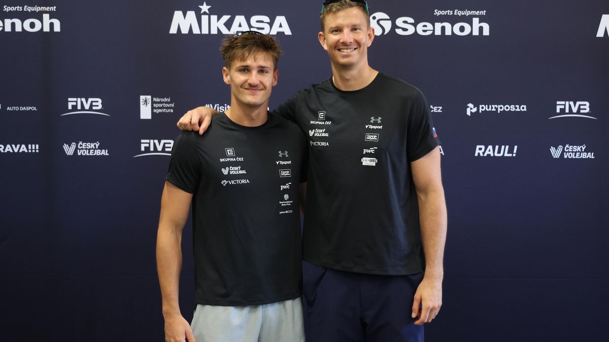 Hecování s Perunem? Snad jen v tom, čí dítě spí lépe, smál se Schweiner před turnajem v Ostravě