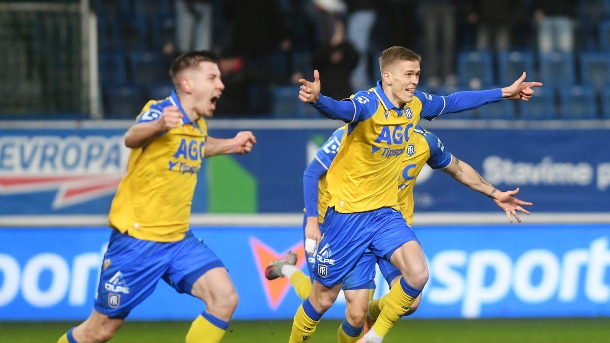 FOTBAL ONLINE: Teplice spálily další šanci, Slovácko dál ztrácí. Sparta se utká s Jabloncem