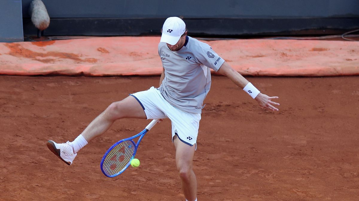 V deštivém Římě stihl postoupit do finále tenisového Masters jen Ruud