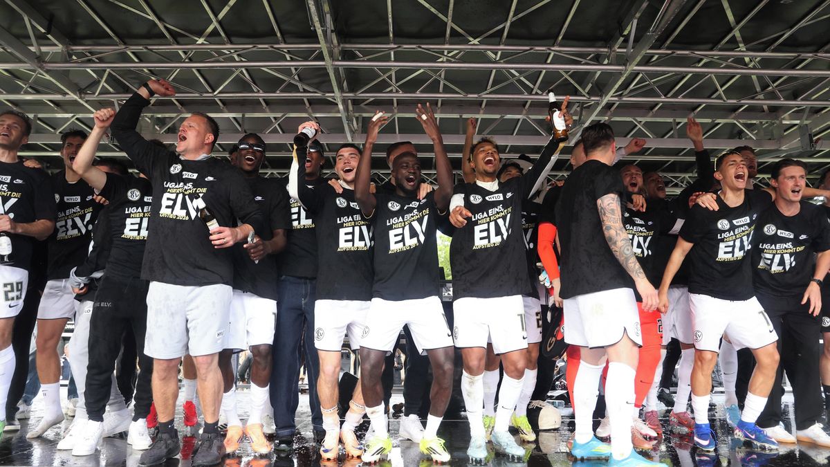 Fotbalisté Elversbergu doprovodí Schalke do první bundesligy, půjde o nejmenší dějiště v historii soutěže