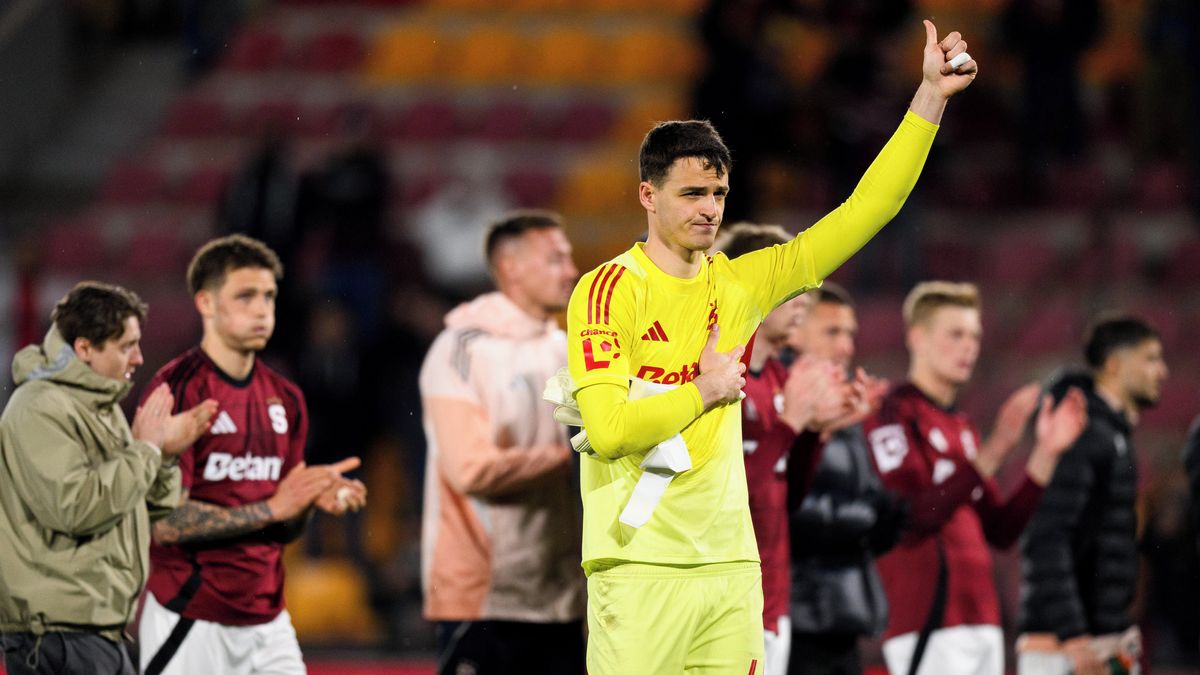 Sparta prodloužila smlouvu s brankářem Surovčíkem