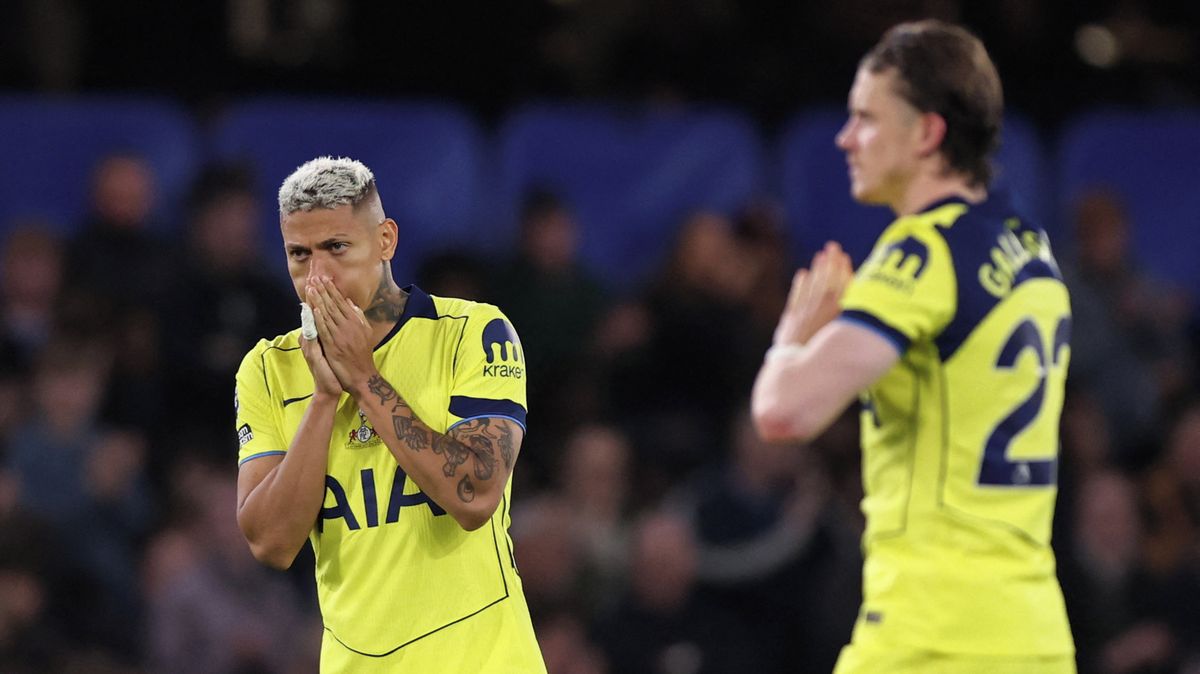 Tottenham s Kinským padl v derby s Chelsea, v závěrečném kole bude bojovat o udržení
