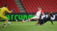 FOTBAL ONLINE: Demolici Jablonce řídí nečekaný střelec. Slavia v prázdném Edenu kráčí za titulem. Hradci stačila jediná trefa