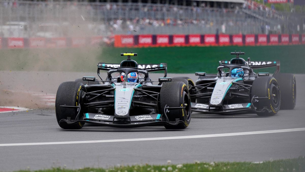 Ve sprintu F1 došlo na ostrý souboj Mercedesů, vítězně z něj vyšel Russell