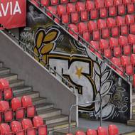 Tribuna Sever zůstala prázdná.