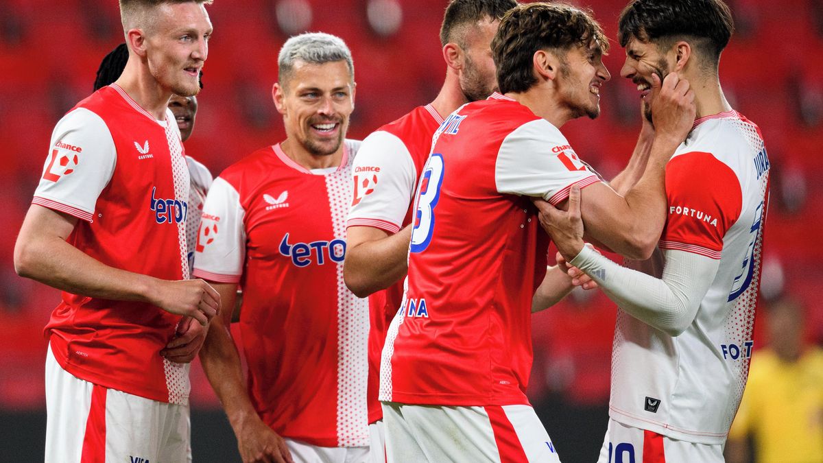 FOTBAL ONLINE: Slavia hraje v Hradci i před svými fanoušky, Plzeň bude kopat penaltu