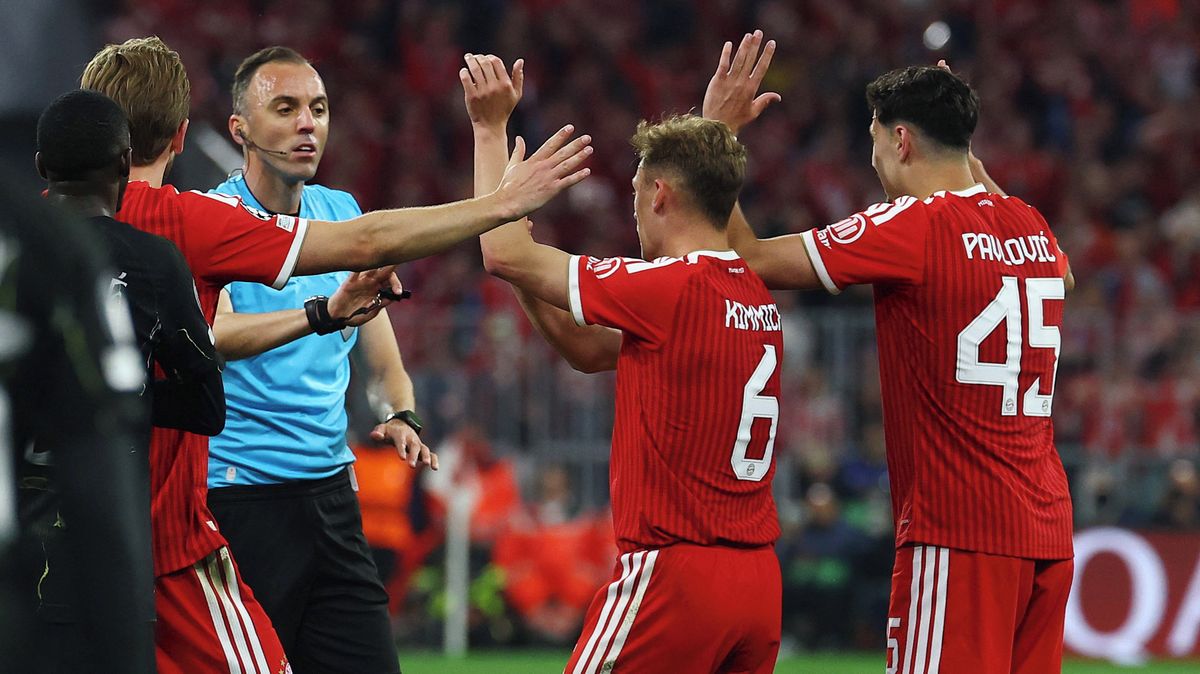 FOTBAL ONLINE: Emoce na Bayernu! Rozhodčí pod tlakem, bitva o finále Ligy mistrů se vyostřuje