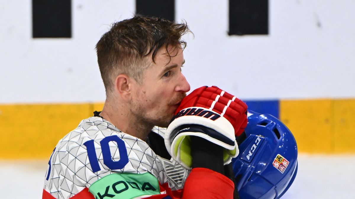 Každý musí začít u sebe, tohle nestačí, uvědomují si hokejisté. Z ledu je vyprovodil pískot