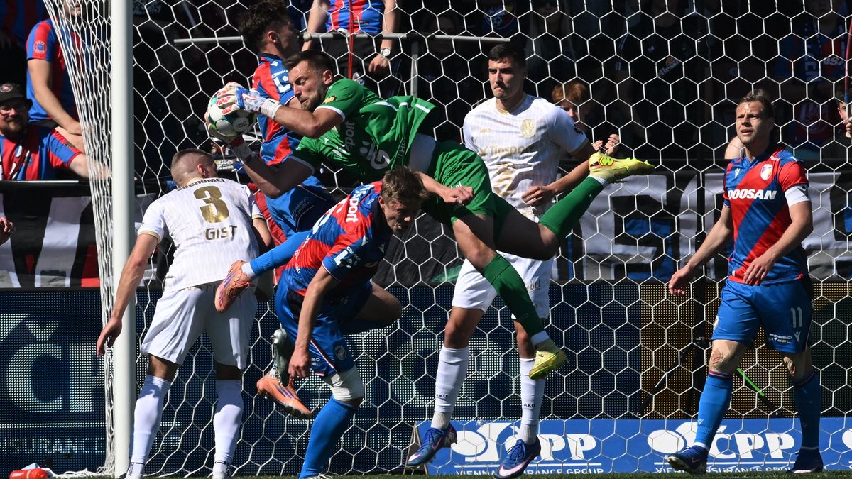 FOTBAL ONLINE: Plzeň bleskově odpověděla na vedení Hradce, hosté jsou ale aktivnější