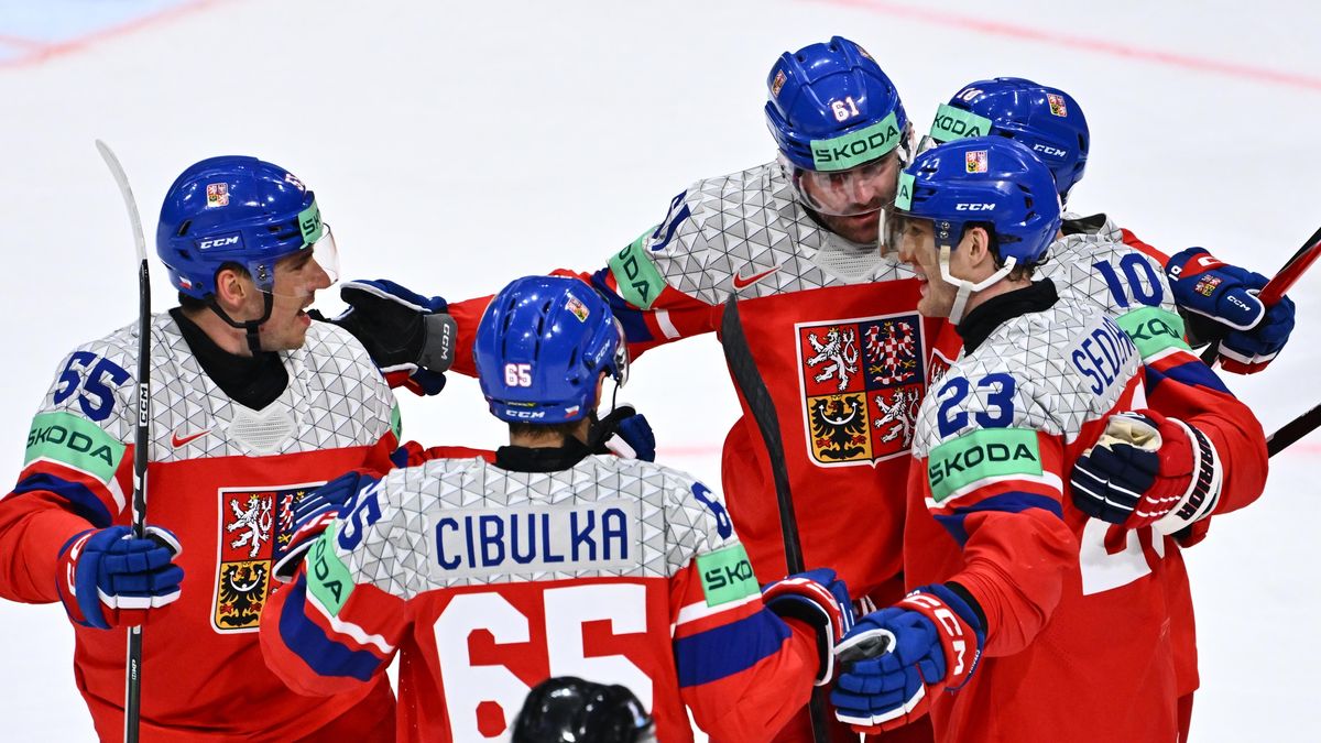 SESTŘIH: Zápas jako řemen! Hokejisté i díky Červenkovi porazili Slovensko
