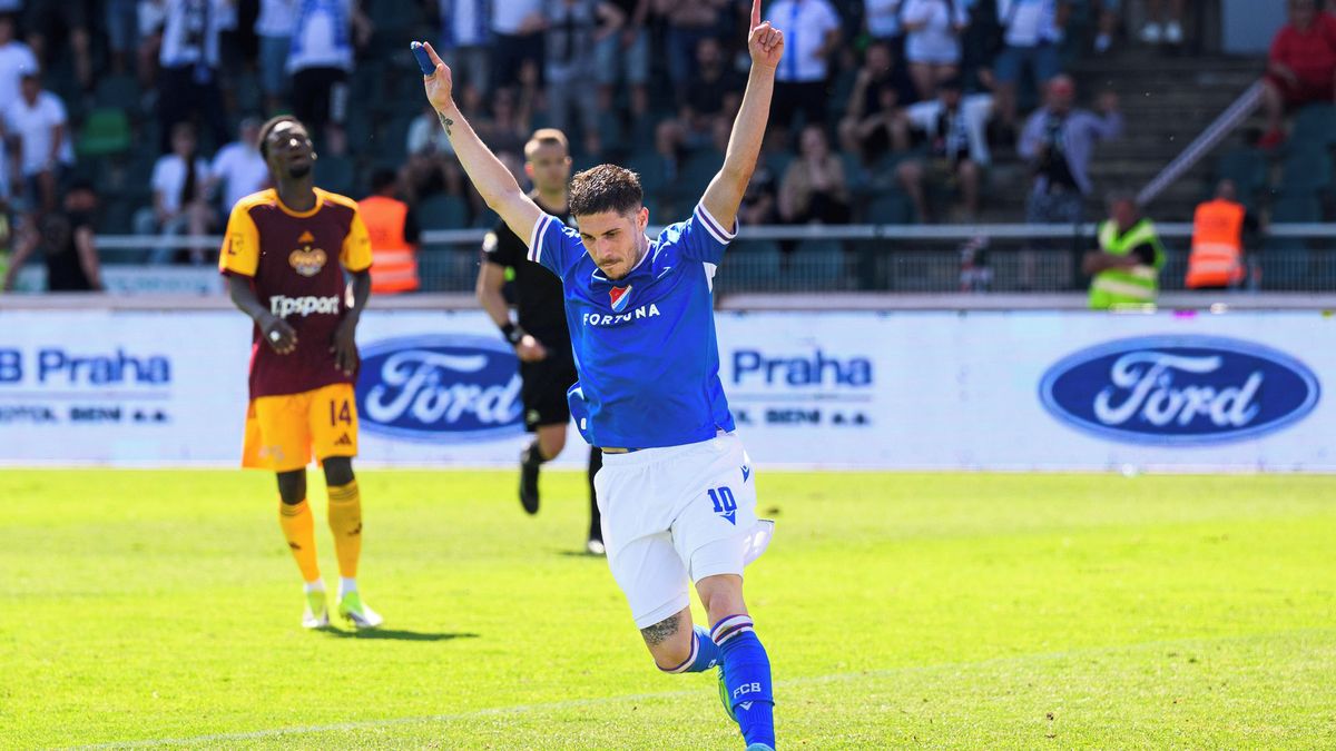 Smutný rekord. Dukla se poslala do druhé ligy třemi vlastňáky