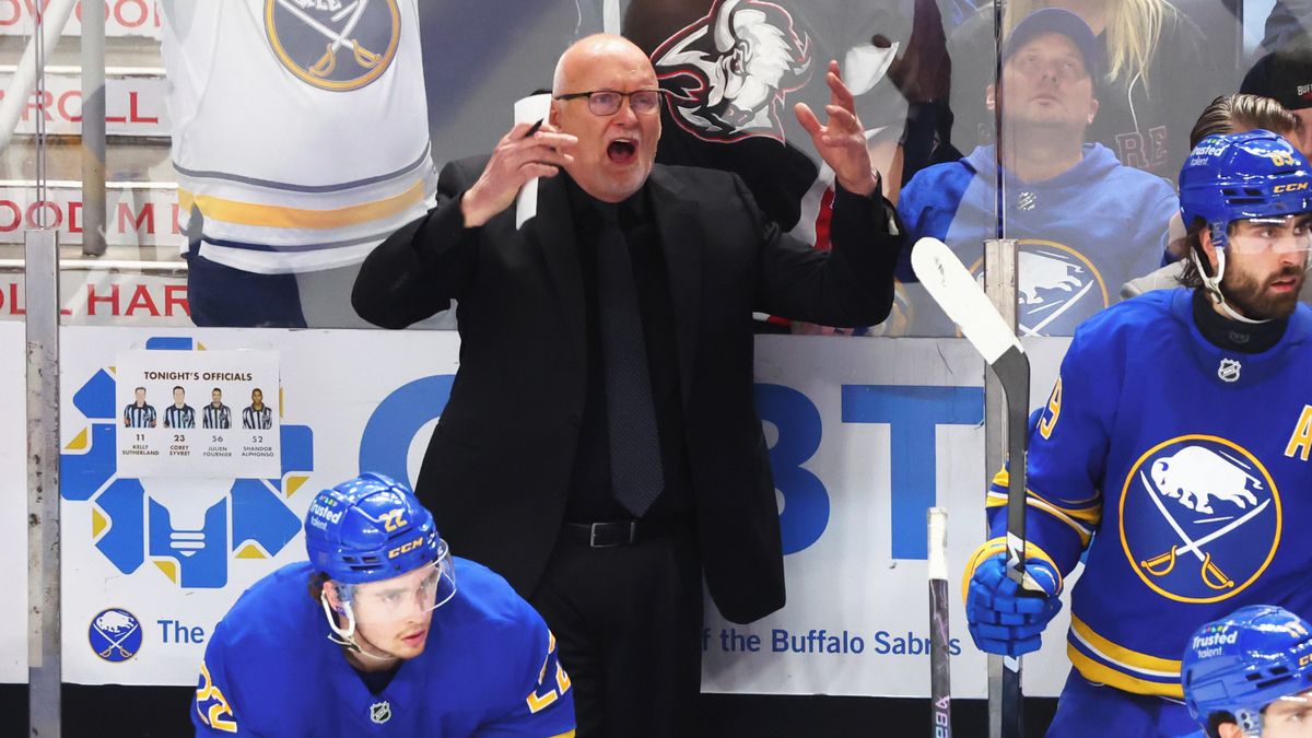 Cenu pro nejlepšího trenéra NHL získá kouč Buffala, Tampy Bay nebo Pittsburghu