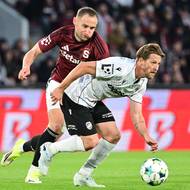 Patrik Hrošovský utíká Janu Kuchtovi.