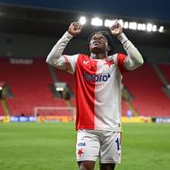 Samuel Isife zvýšil na 2:0 a dal svůj první gól v dresu Slavie.
