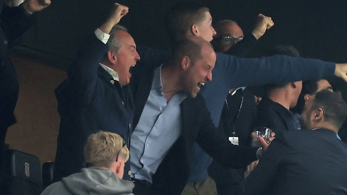 FOTBAL ONLINE: Aston Villa se řítí za vítězstvím v Evropské lize a princ William bouřlivě slaví