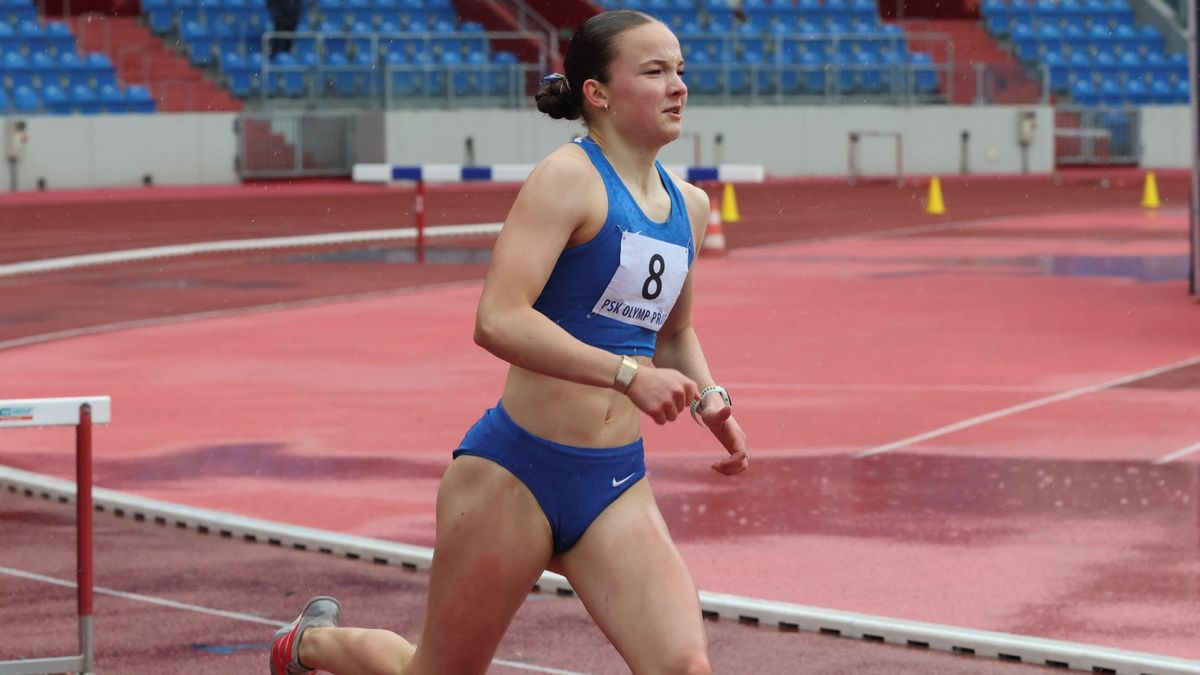 Trenéra dostává do úzkých, překonala rekord Hejnové. České atletice roste výjimečný talent