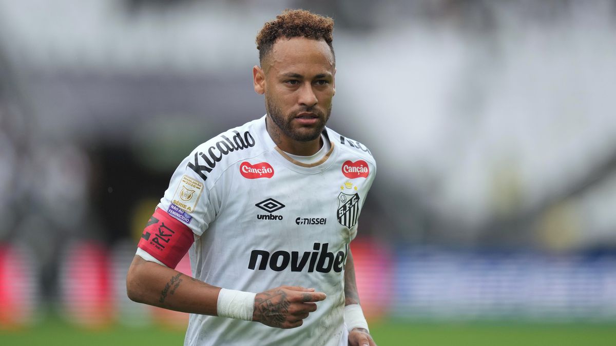 Neymar vynechá první brazilský trénink před MS