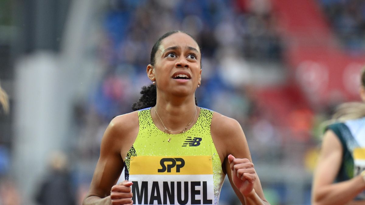 Opět nadchla, neskrývala překvapení. Manuel má prestižní trofej, ale odvézt si ji nemůže