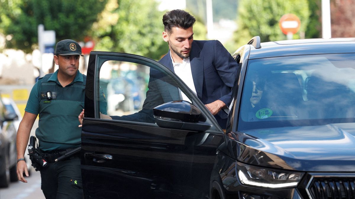 Španělský fotbalista Mir byl odsouzen na osm a půl let do vězení za znásilnění