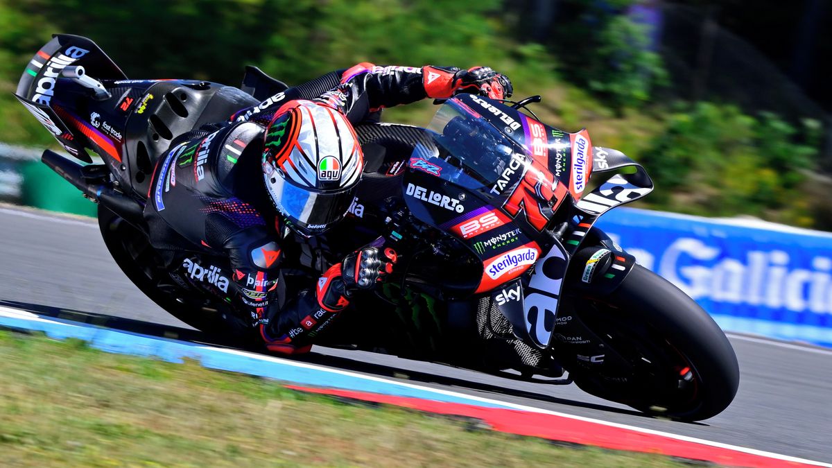 Skandál na MotoGP v Brně. Lídr šampionátu napadl traťového komisaře a byl suspendován ze závodu