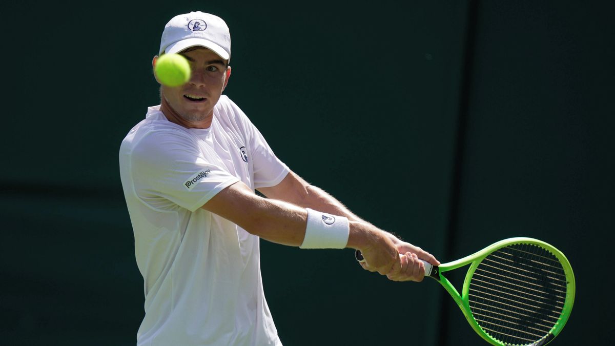 TENIS ONLINE: Svrčina se ve Wimbledonu pokouší o zázračný obrat, první krok už udělal