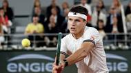 TENIS ONLINE: Menšíka dělí v životním zápase jediný game od semifinále na Roland Garros! Podává ale Brazilec