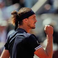 Alexander Zverev po 95 minutách hry vedl 2:0 na sety.