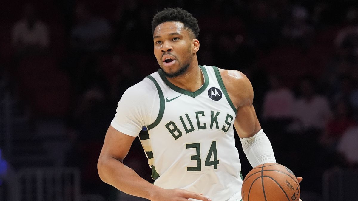 Obrovská výměna v NBA. Jedna z největších hvězd mění dres