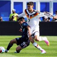 Paraguayec Andres Cubas a Němec Kai Havertz (7).