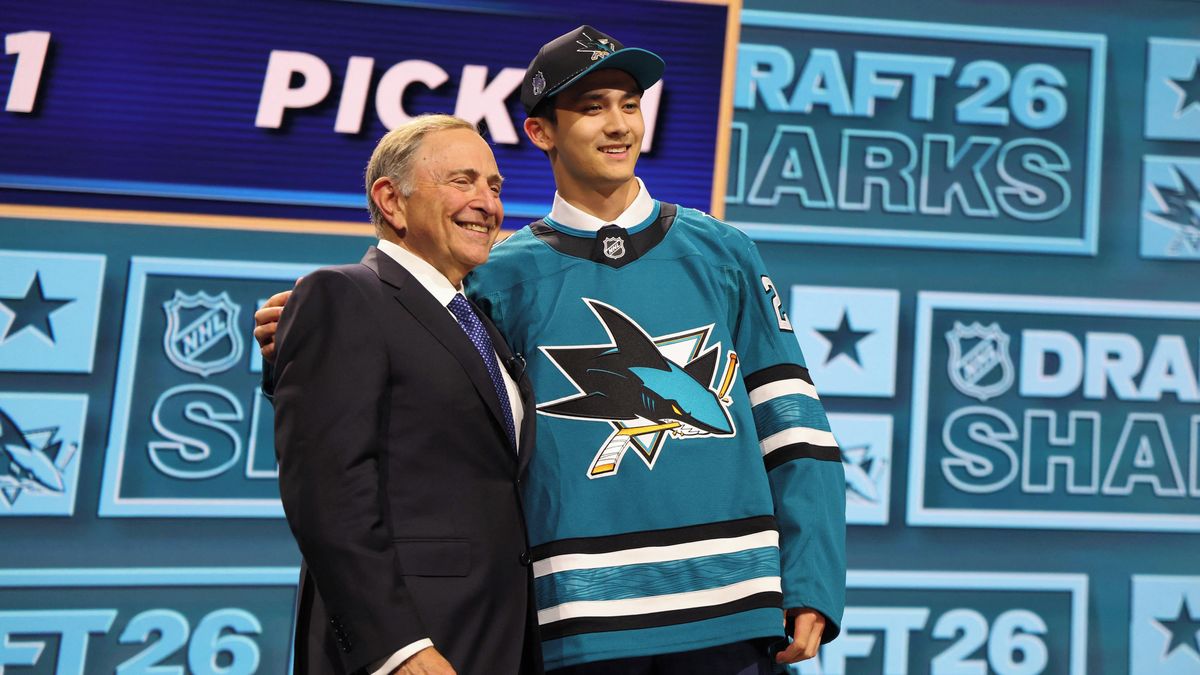 Nejvyšší hráč v historii draftu. San Jose ukázalo na moldavského obra