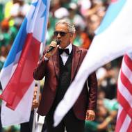 Andrea Bocelli a jeho vystoupení chvíli před prvním zápasem.