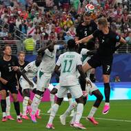 Kristoffer Ajer v obrovské šanci proti Senegalu selhal.