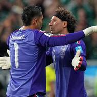 Guillermo Ochoa se ve 40 letech podíval na hřiště při domácím MS.