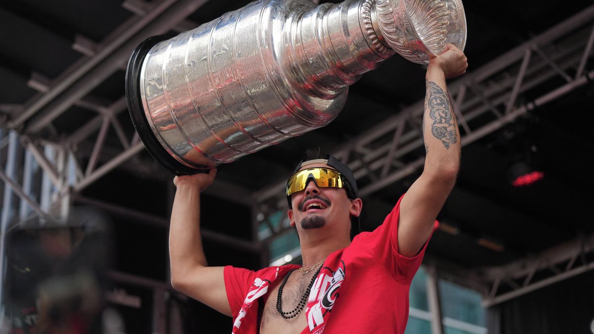 Problém pro čerstvé vítěze Stanley Cupu. Na začátku sezony přijdou o kanonýra
