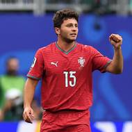 Portugalec  Joao Neves oslavuje trefu proti DR Kongo