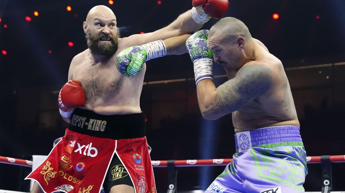 Fury hlásí nečekaný zápas. Soupeř řádil i v bizarní bitvě