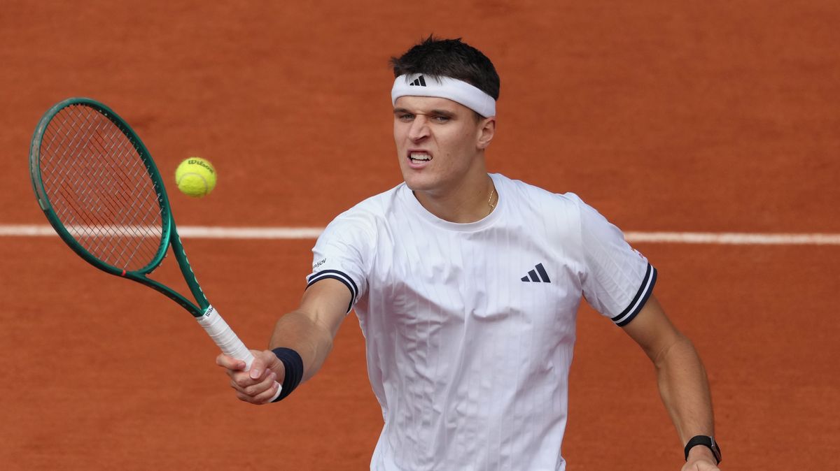 TENIS ONLINE: Menšík zaskočil favorita a vrací se do hry o finále Roland Garros!