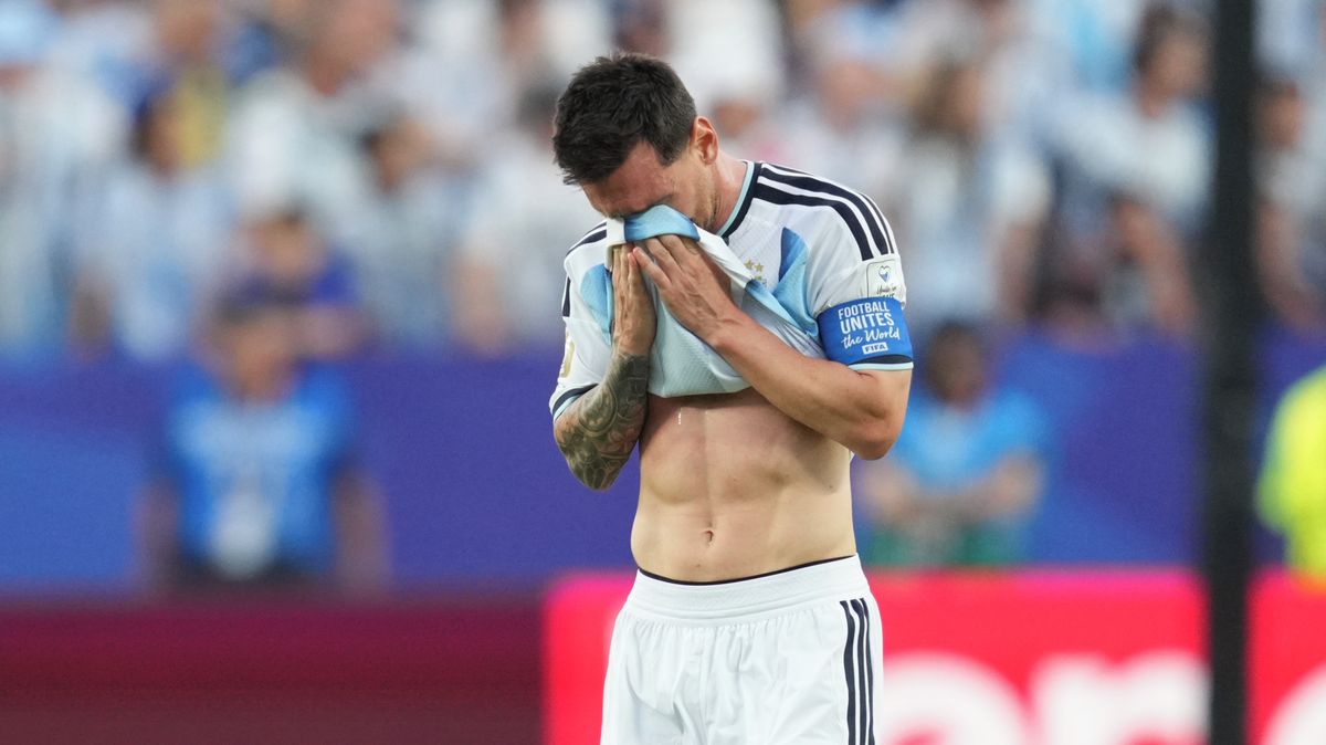 Messiho slzy stály moderátorku místo. Prohlásila otce argentinské hvězdy za mrtvého