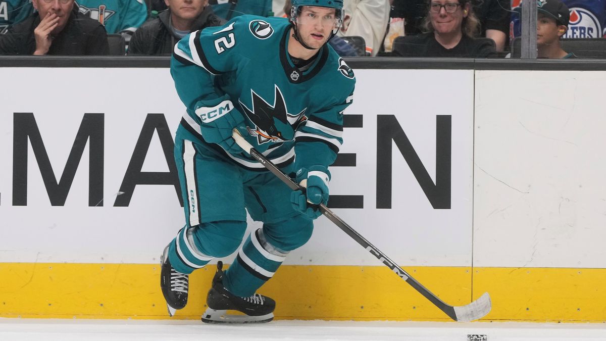 San Jose vyměnilo v NHL útočníka Eklunda do Ottawy