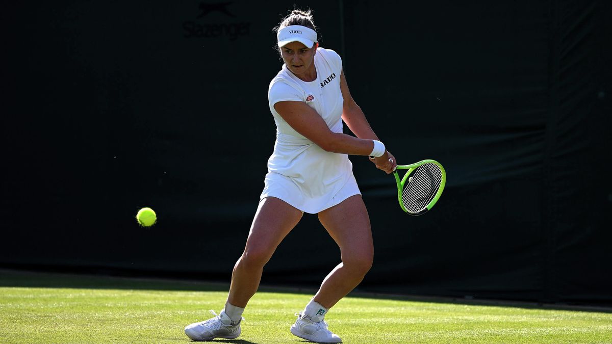 TENIS ONLINE: Krejčíková má nakročeno k postupu, Bartůňková v potížích. V akci budou ve Wimbledonu také Muchová a Siniaková