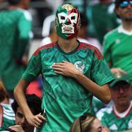 Mexičané na ikonickém stadionu Azteca.