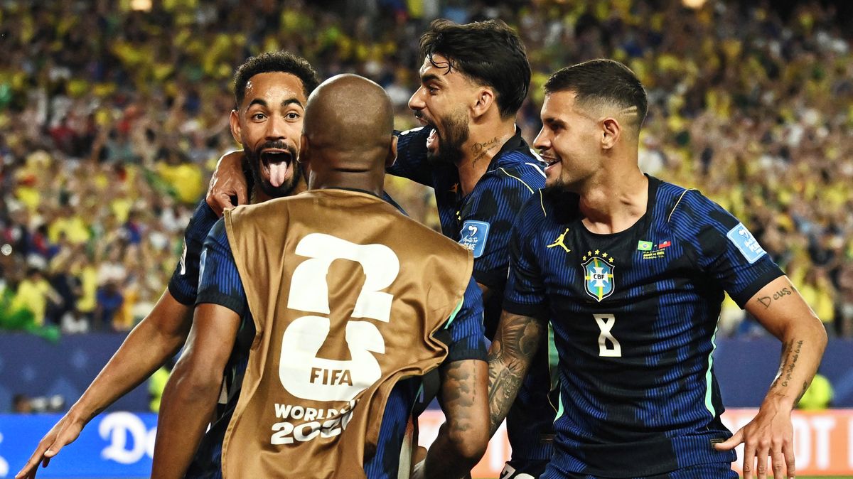 FOTBAL ONLINE: Brazilci pohodlně míří za vítězstvím