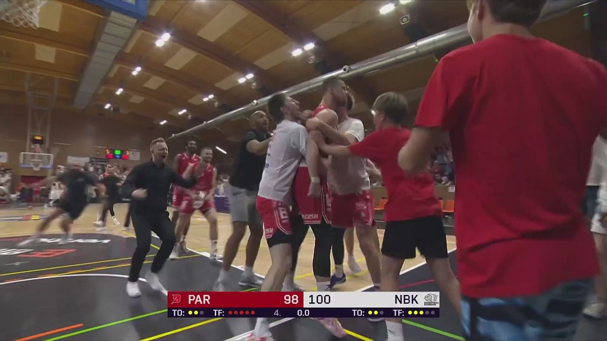 Neskutečné drama v Pardubicích. Trojka v poslední sekundě vyrovnala finálovou sérii