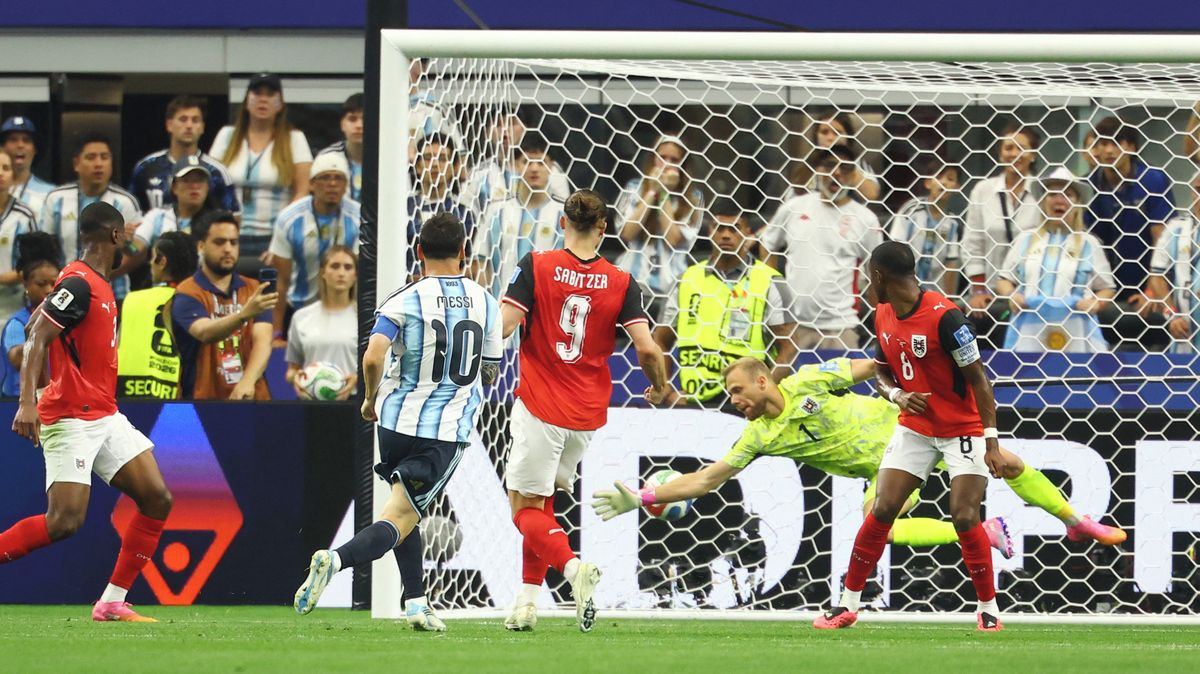 Po penaltě jsem byl naštvaný, ale vše jsem si vynahradil, řekl Messi po rekordu. Klose gratuloval
