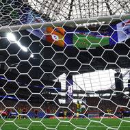 Teboho Mokoena vyrovnal z penalty.