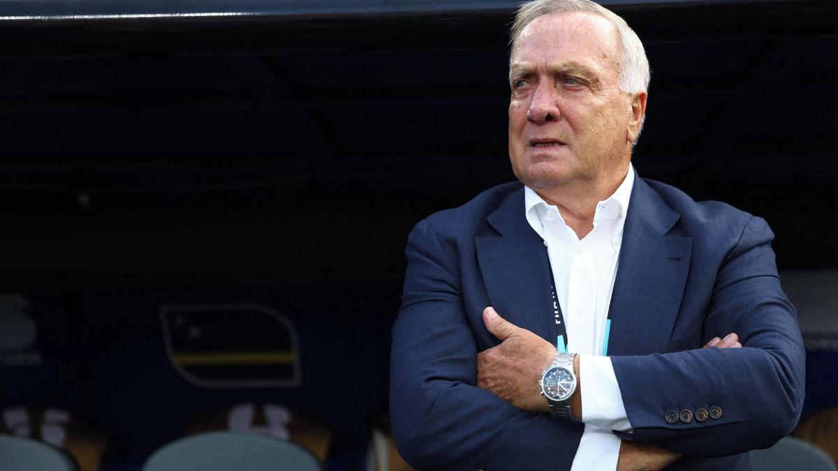 Trenér Advocaat prodloužil smlouvu u fotbalistů Curacaa