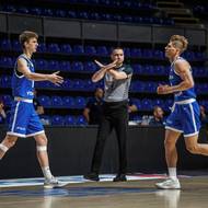 První minuty v seniorském reprezentačním dresu si připsal šestnáctiletý Marek Houška