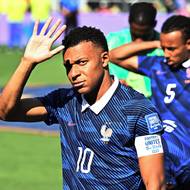 Kylian Mbappé před začátkem zápasu