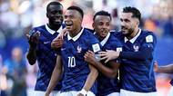 Povedený vstup do šampionátu. Francouzi rozhodli o výhře ve druhé půli, zářil Mbappé